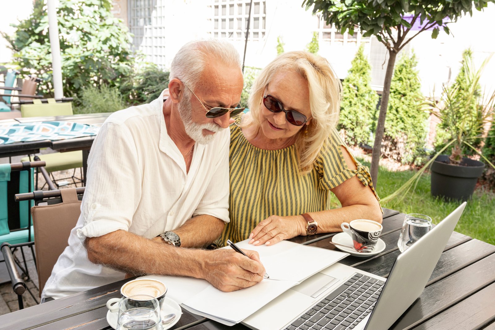 Couple planning retirement